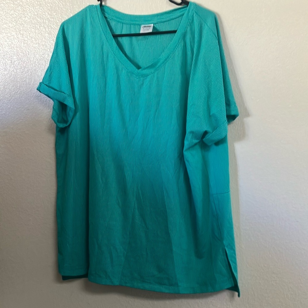 FINAL MARKDOWN Ladies Avia top xl